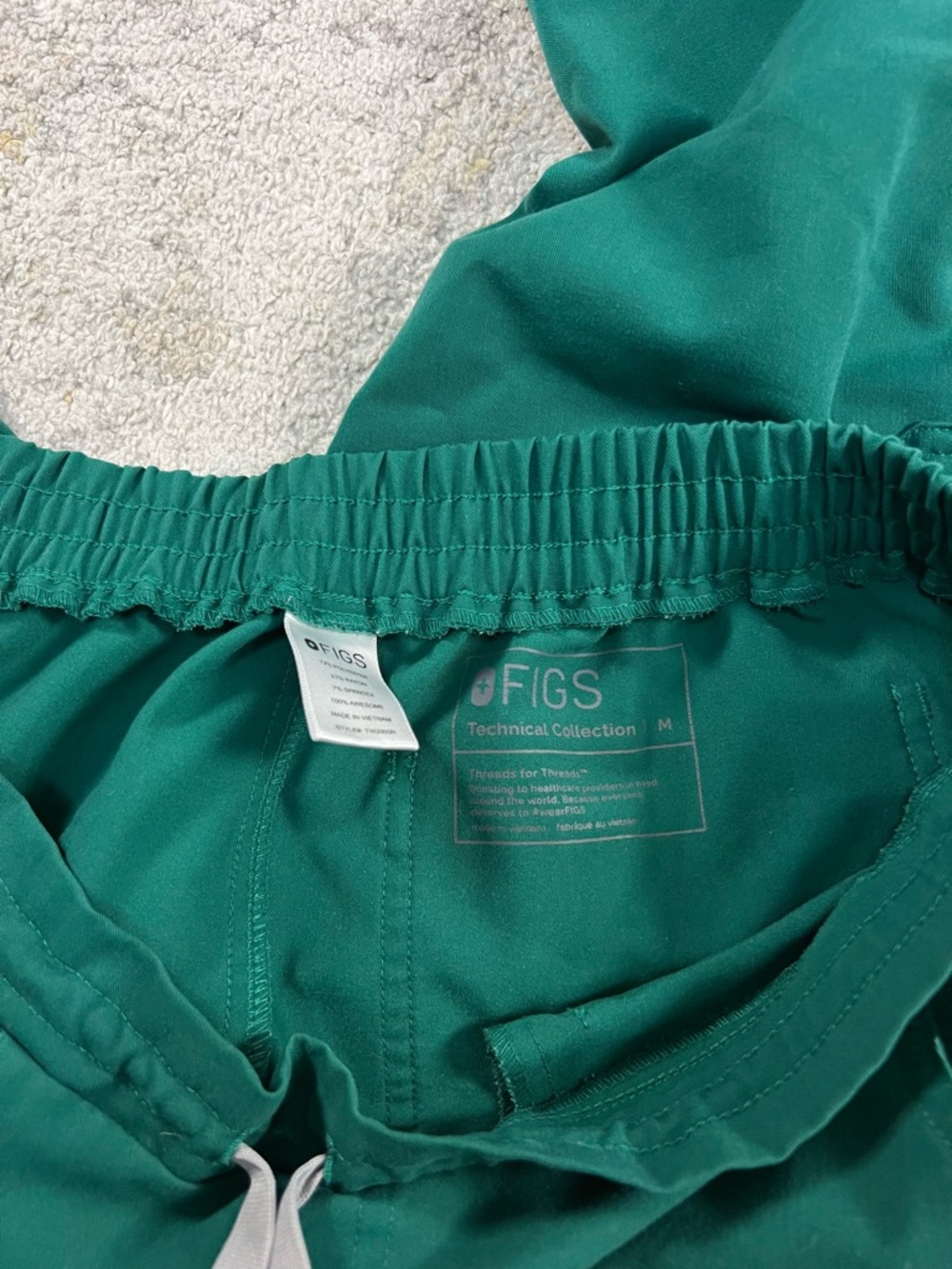 FIGS Casma & Yola Scrub Set Hunter Green Size M Women's EUC - Picture 11 of 11